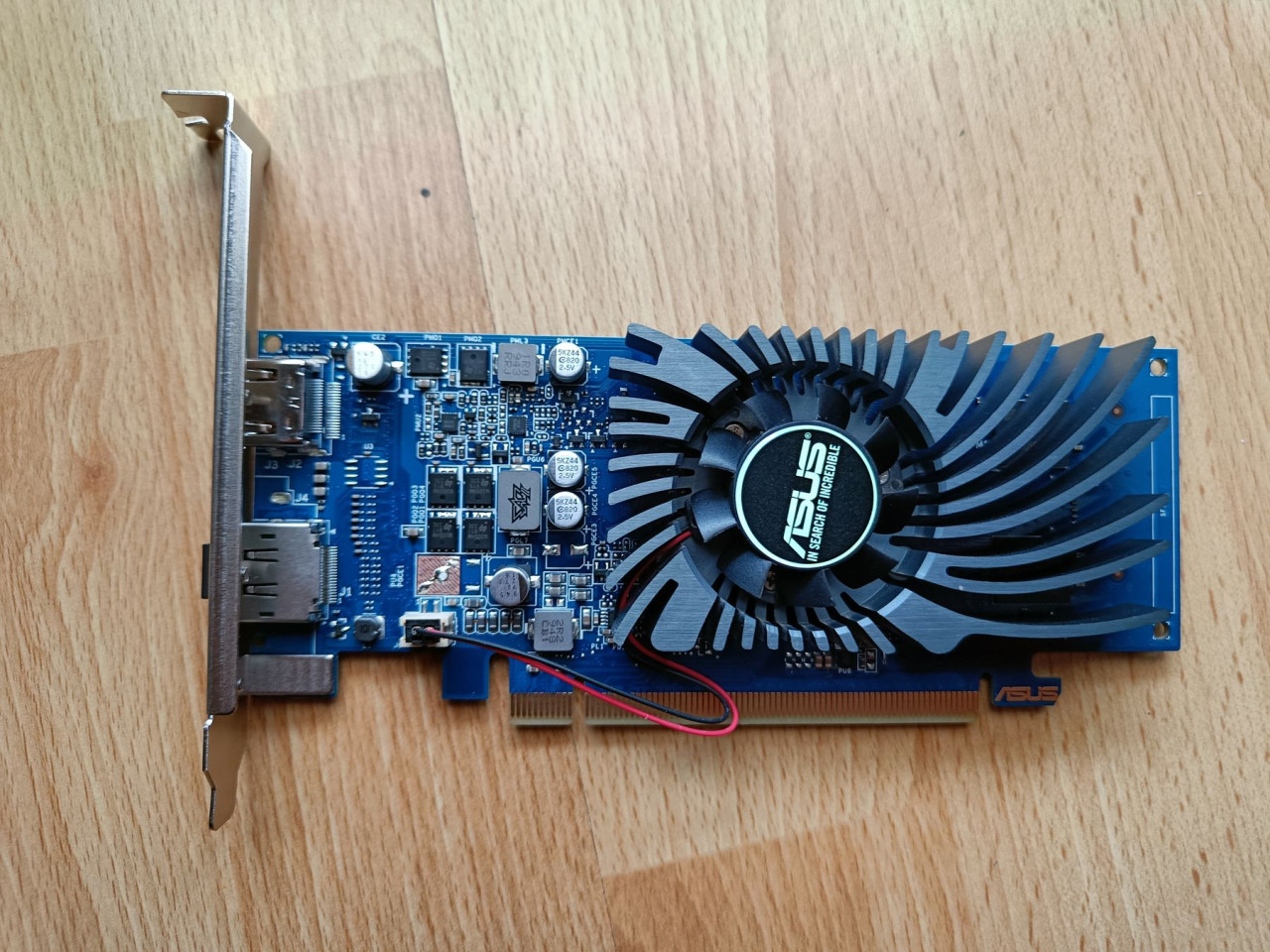Grafička kartica Asus GT 1030 2 GB GDDR5