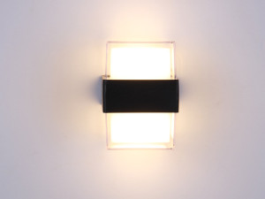 Zidna lampa akrilna D