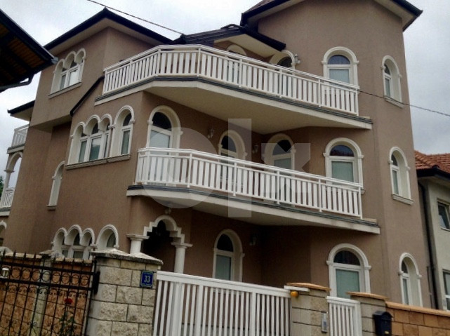 Kuća Brčko 450m2/od Centra 5minuta 2