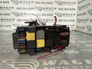 Elektronika kutija osigurača Mercedes W203 (fotografija 4)
