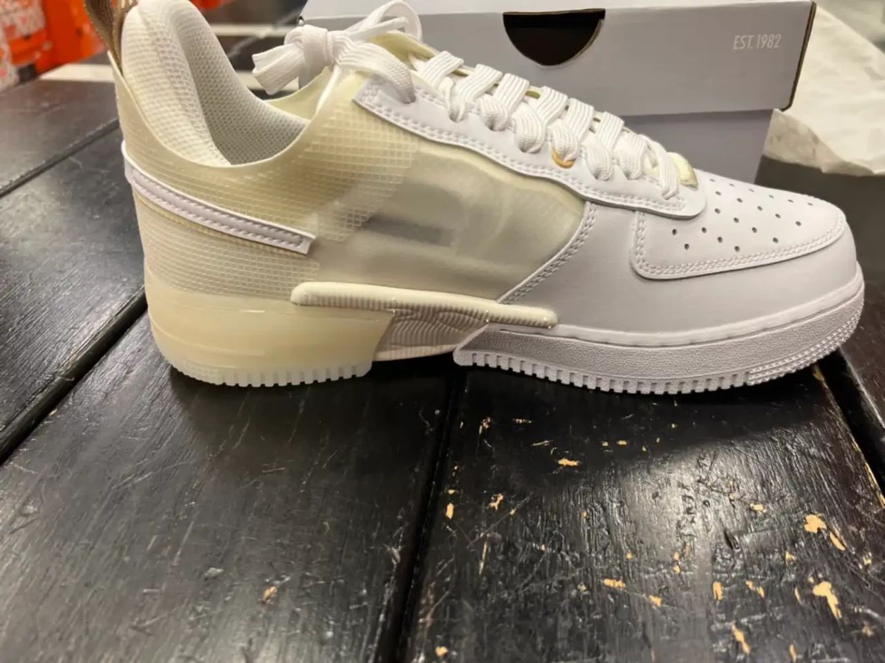 NIKE Air Force React 