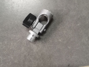 DRZAC NIVELIRA NA POSTOLJU