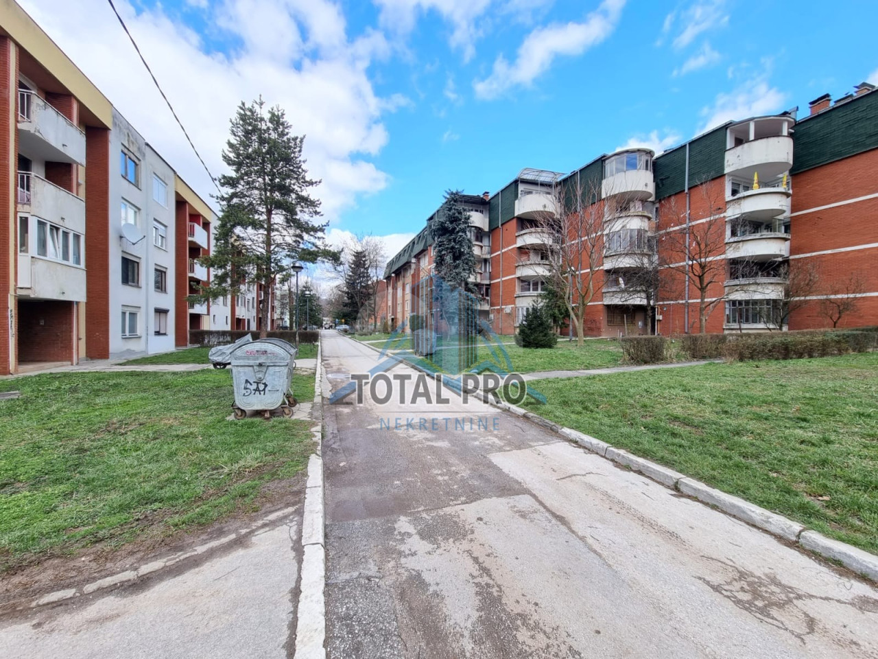 TOTAL PRO / Troiposoban stan 87 m2 / Dobrinja I