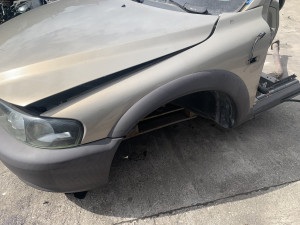 Blatobran desni lijevi Volvo XC70 (fotografija 1)