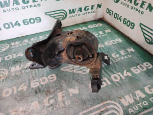Nosac motora Nissan X Trail (fotografija 1)