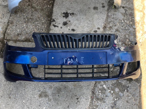 Skoda Fabia 5J Branik prednji karambolka Fabija