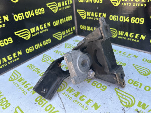 Nosac motora b Toyota Yaris 2008 (fotografija 1)