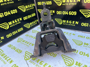 Nosac motora b Toyota Yaris 2008 (fotografija 2)