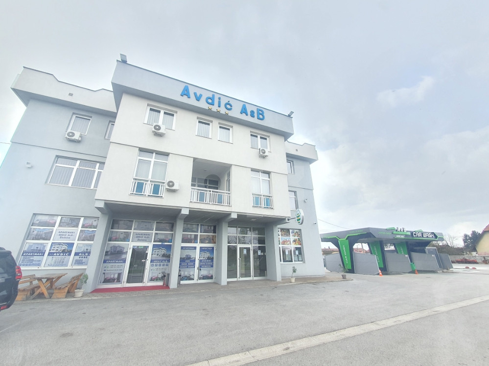 Poslovni prostor Živinice 100m2 uz magistralni put