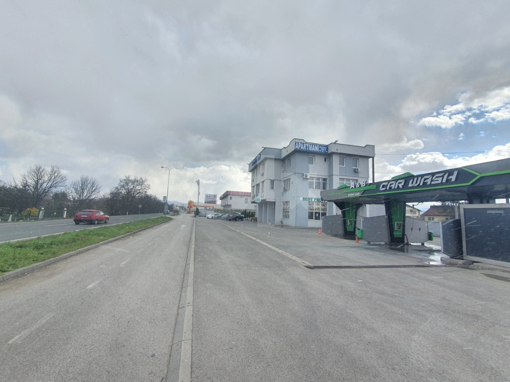 Poslovni prostor Živinice 100m2 uz magistralni put 7