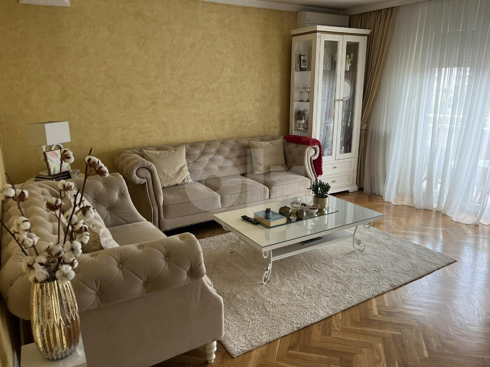 IZDAJEM DELUXE OPREMLJEN STAN U BRČKOM 2