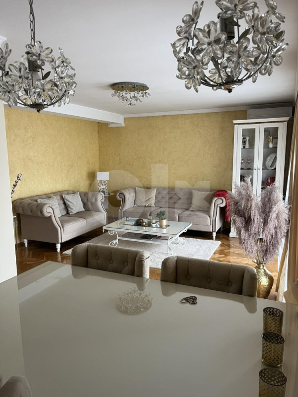 IZDAJEM DELUXE OPREMLJEN STAN U BRČKOM