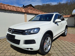 Volkswagen Touareg 3.0 TDI 4MOTION *TVORNICKO STANJE*