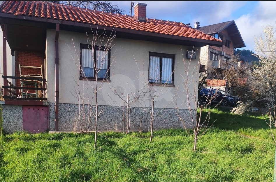 POGLED * SVI PRIKLJUČCI * 608 m2 Sedrenik STARI GRAD 3