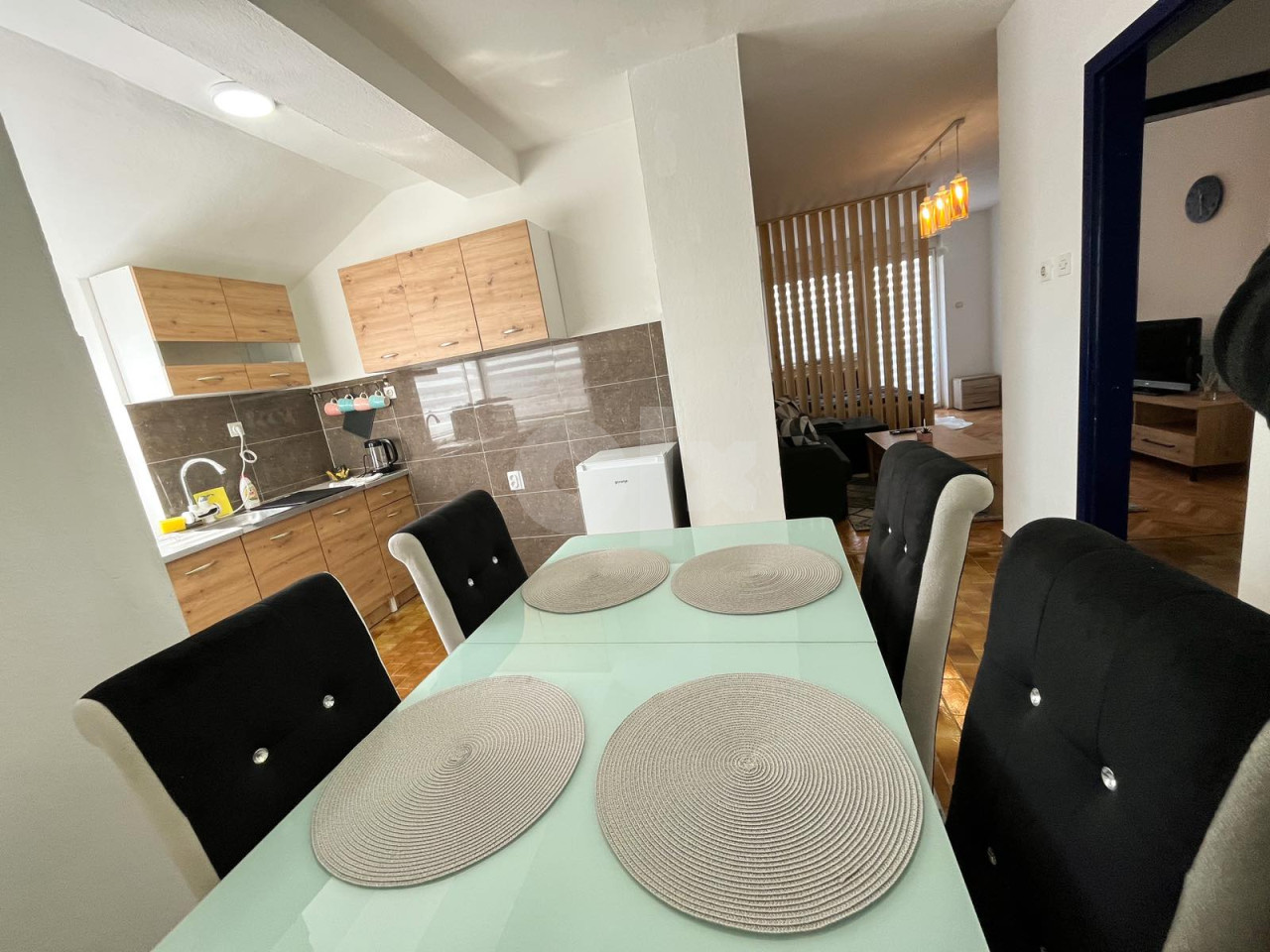 Apartman na dan I Kozarska Dubica I Stan na dan 4