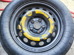 Rezervna guma Touareg .