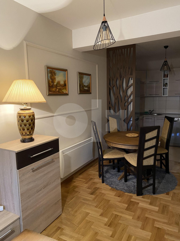 IZDAJEM NAJEŠTEN STAN 50m2, ul. Meše Selimovića