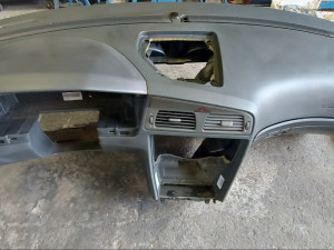 Volvo V70 Panel