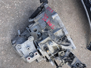 PEUGEOT 208 1.5 e-HDI 2019 MJENJAC 6 BRZINA