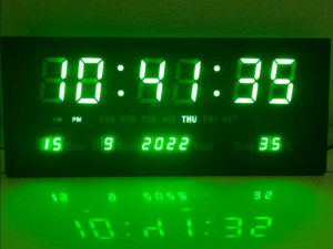 Sat digitalni led veliki 48x19