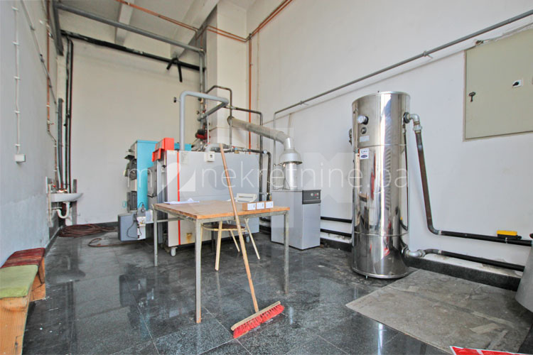 m2: Ilidža, Azići. Kancelarijski prostor 1000m2 13