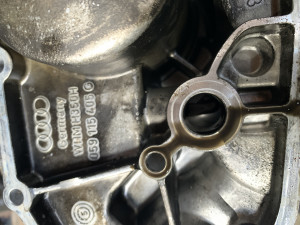 Kućište uljnog filtera Audi A4 B6 (fotografija 3)