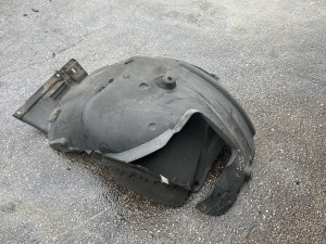 Blatobran pvc unutrasnji p.lijevi BMW E87