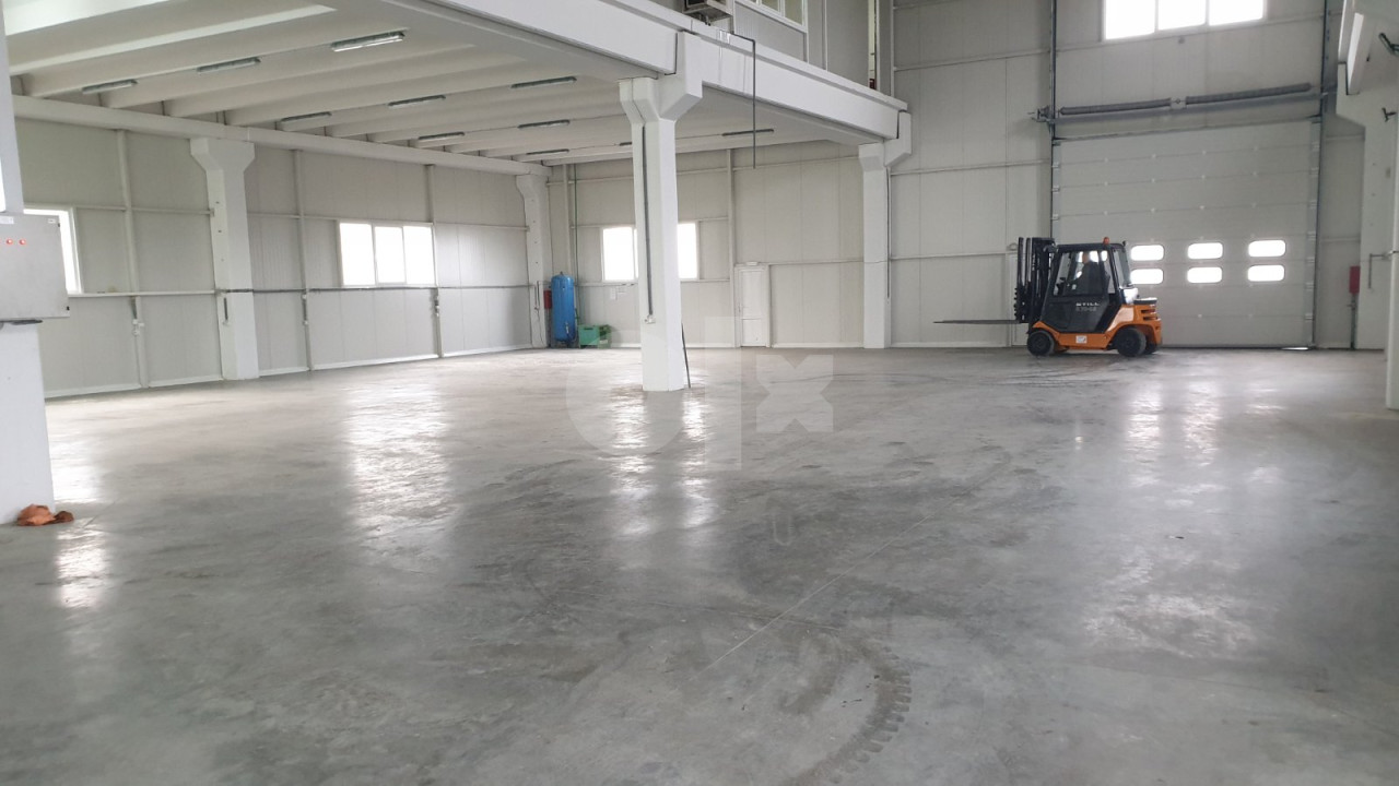 Poslovni prostor Gračanica 1000m2 2