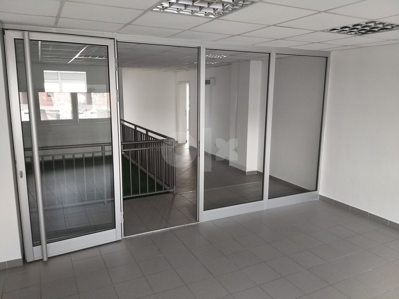 Poslovni prostor za najam - 406 m2 2