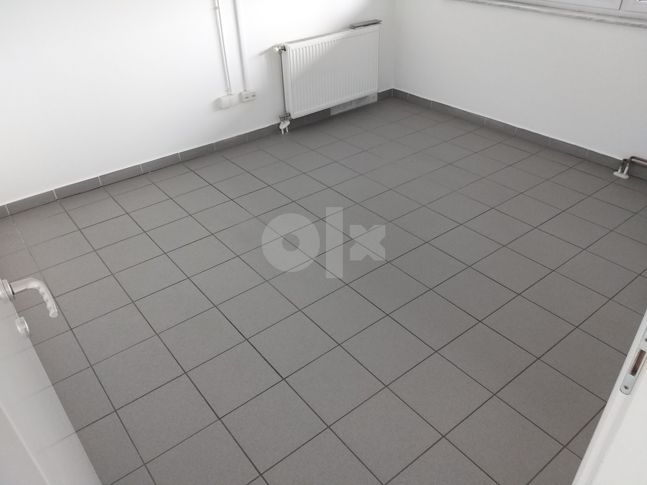 Poslovni prostor za najam - 406 m2 13