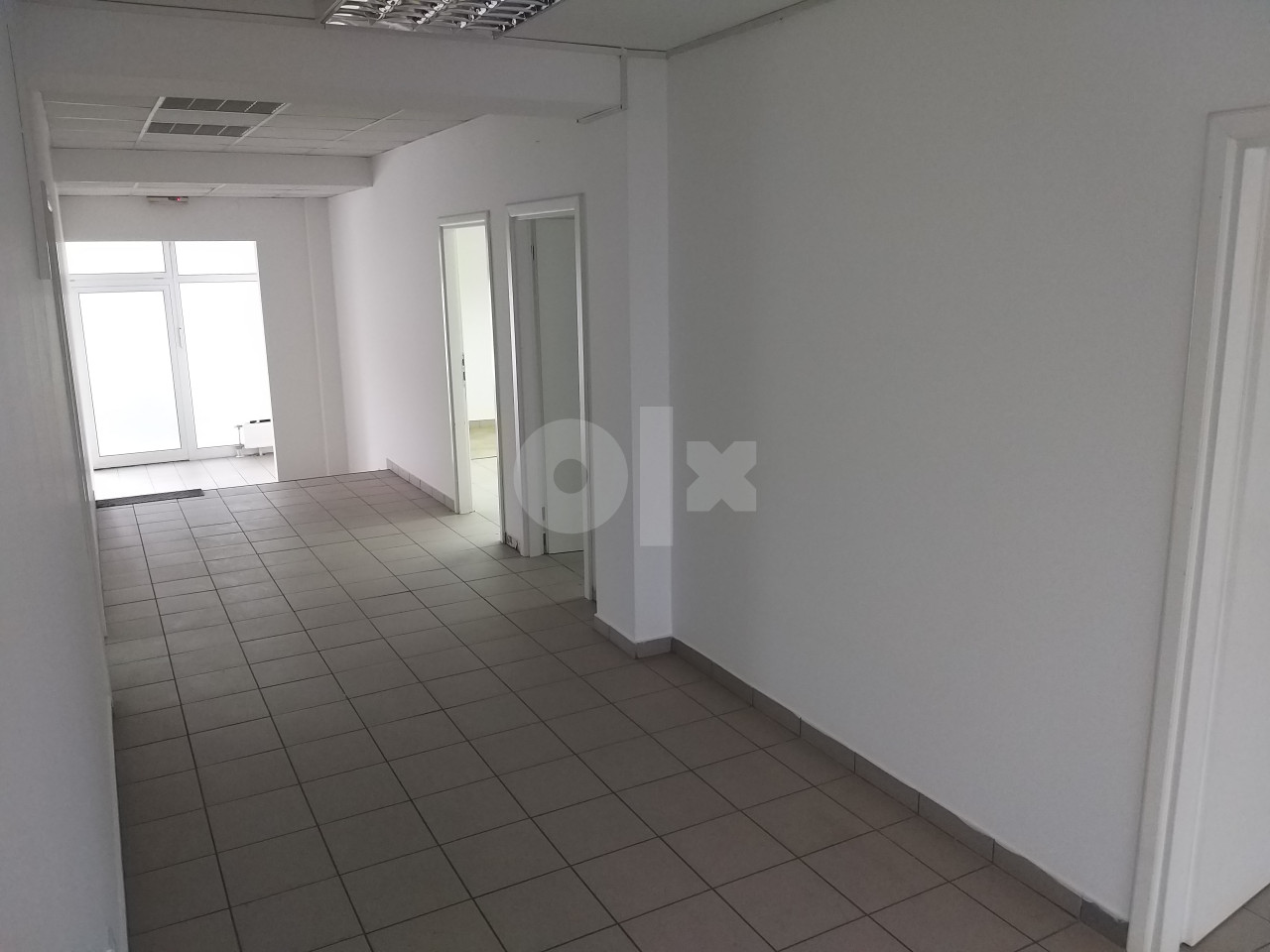 Poslovni prostor za najam - 406 m2 19