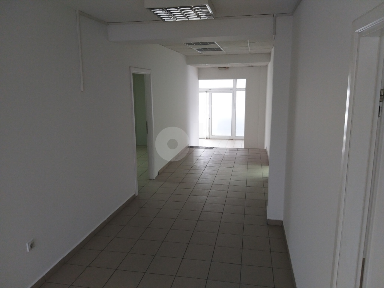 Poslovni prostor za najam - 406 m2 20