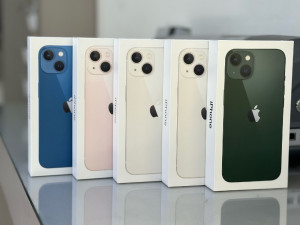 IPHONE 13 128GB Novo  Zapakovano Garancija 1 Godina