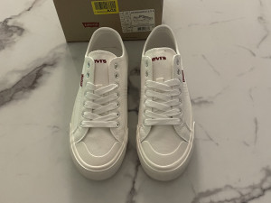 *LEVIS* Tene/Patike (zenske) vl.38, 39 i 40