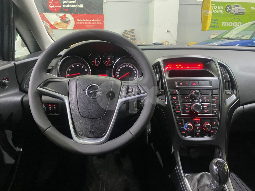 OPEL ASTRA J 1.4i, 2012 GODINA, 80000 KM PREŠLA