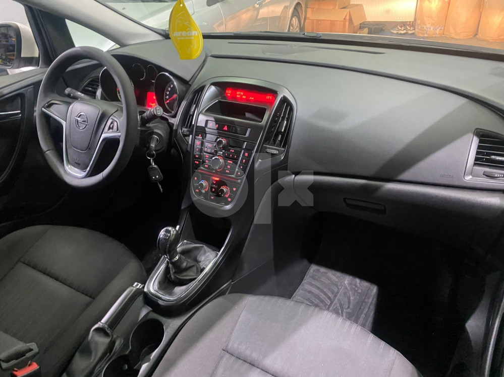 OPEL ASTRA J 1.4i, 2012 GODINA, 80000 KM PREŠLA
