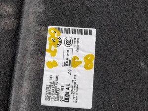 ZADNJA POLICA U GEPEKU VW GOLF 8