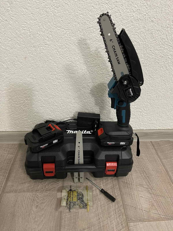 Aku motorna pila MAKITA - 2 Lanca, 2 Mača, 2 Baterije 98v