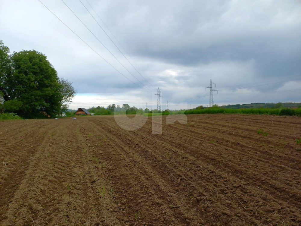 Zemljište Prijedor Na obali rijeke Sane 11 dul.40m obale 5