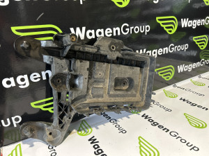 Nosac akumulatora Volkswagen Golf 6 (fotografija 1)