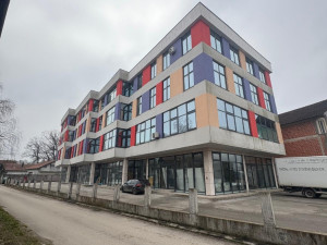 Stan 140m2 Tesanj- Jelah/ Poslovni