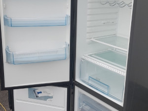 FRIZIDER KOMBINOVANI ELECTROLUX AEG.