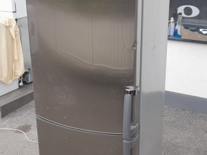 FRIZIDER KOMBINOVANI WHIRPOOL.