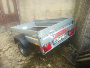 Prikolica auto