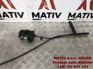 Brava prednje HAUBE DESNA Mercedes C klasa w205 2015