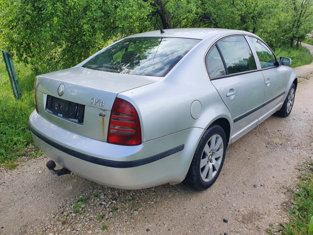 Škoda Superb Super B 1.9 Tdi 96kw 04g dijelovi djelovi