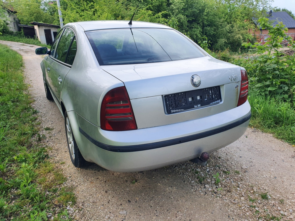Škoda Superb Super B 1.9 Tdi 96kw 04g dijelovi djelovi