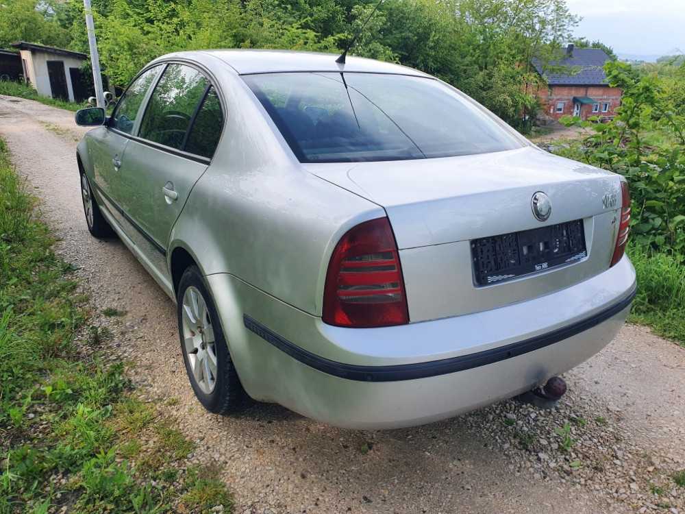 Škoda Superb Super B 1.9 Tdi 96kw 04g dijelovi djelovi