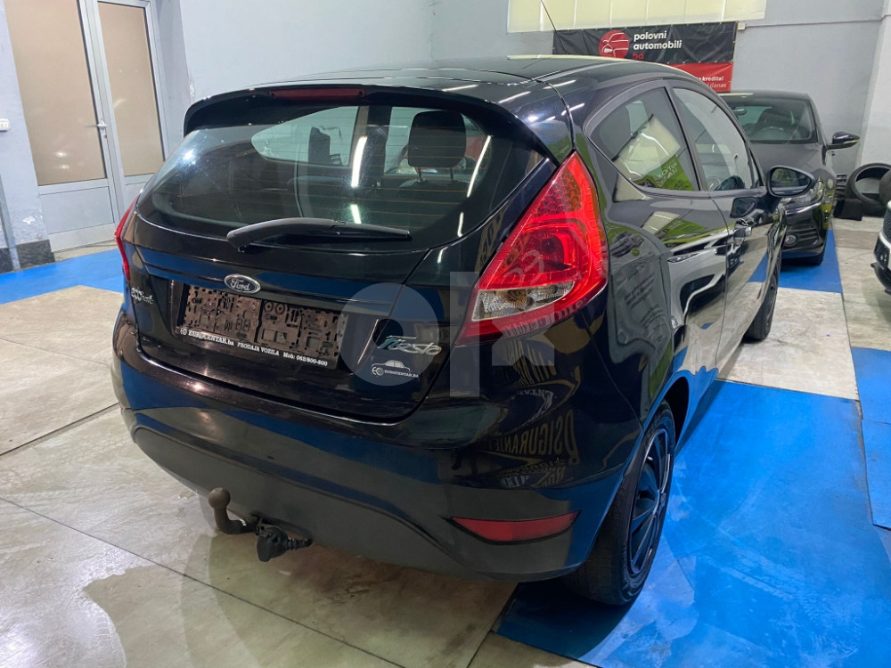 FORD FIESTA 1.6 TDCI, 2011 GOD, VOLAN S KOMANDAMA