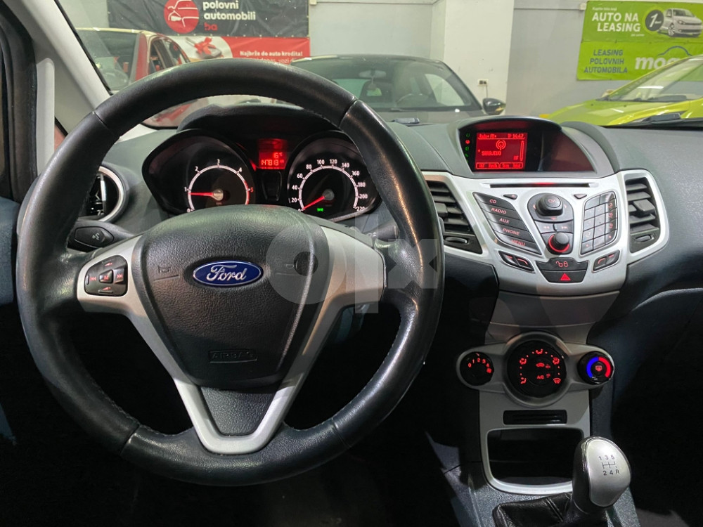 FORD FIESTA 1.6 TDCI, 2011 GOD, VOLAN S KOMANDAMA
